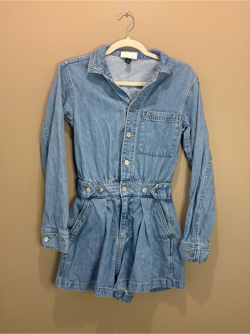 Universal thread denim long sleeved button down romper women’s size 00